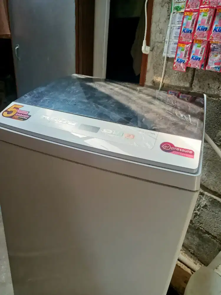 Dijual cepat Karena tidak terpakai Mesin cuci Polytron