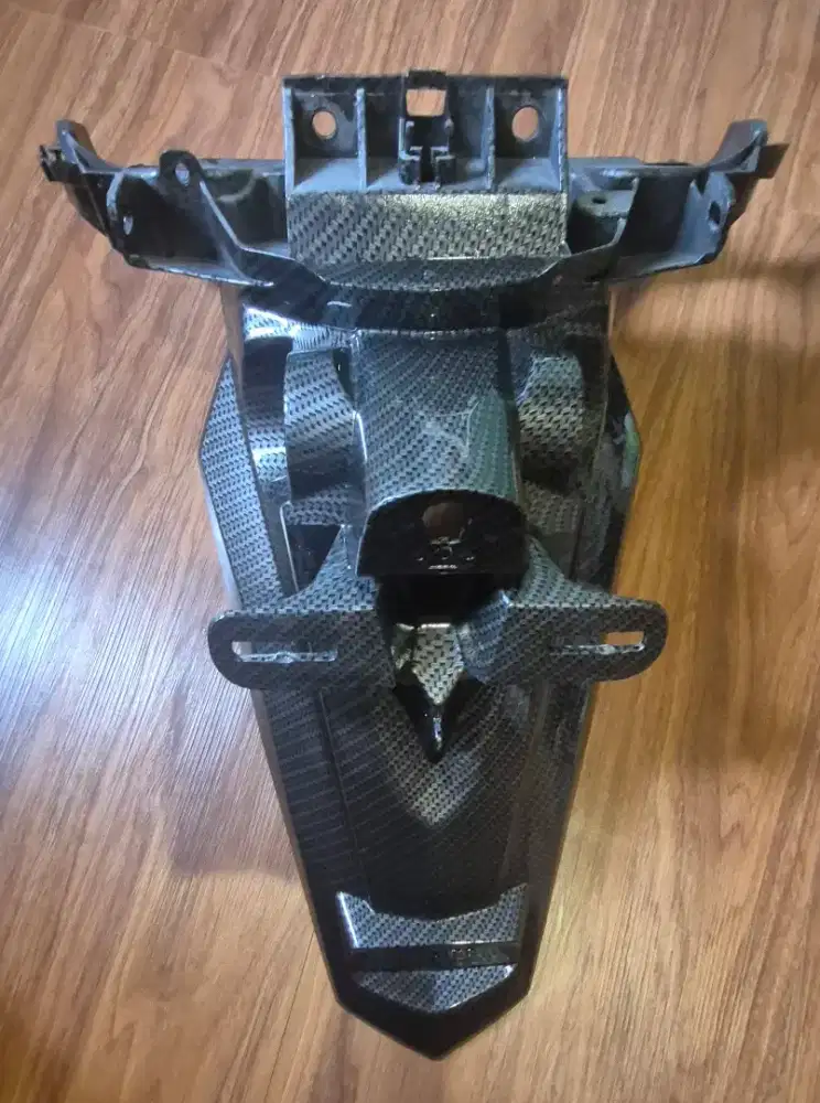 Spakbor belakang new nmax karbon