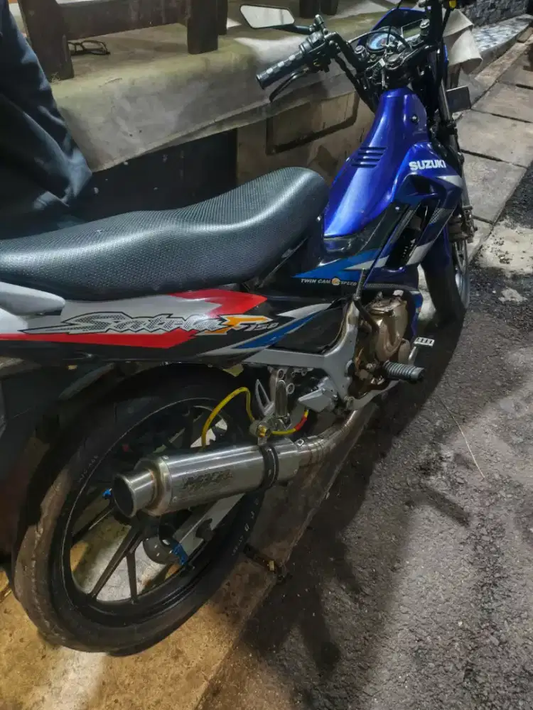 Di jual motor satria f