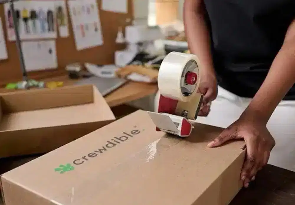 Staff Packing Online Shop