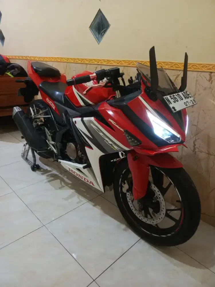 Honda CBR150R 2016