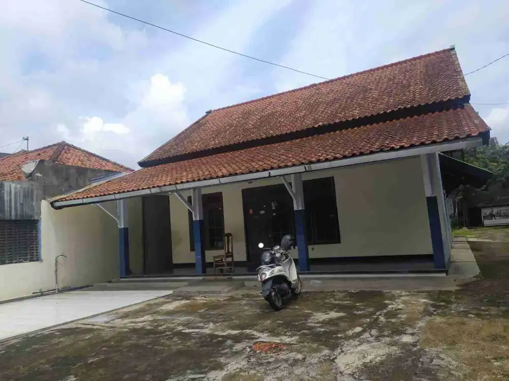 RUMAH SEWA 4 KAMAR TIDUR DI BANYUMANIK