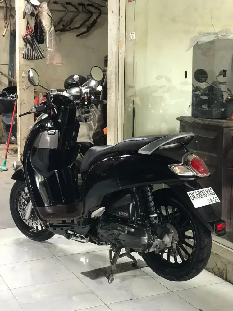 Hrg. 9.700 Scoopy fi thn .2018 cash bali dharma motor