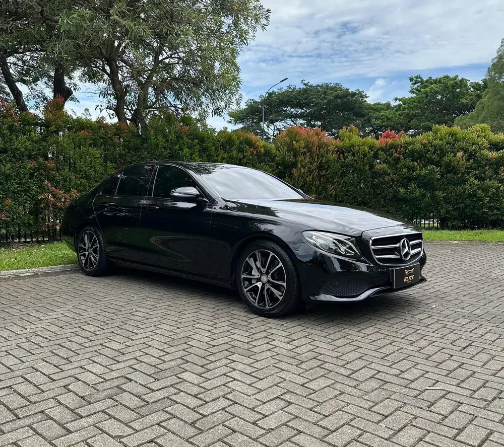Merc Benz E300 Avantgarde CBU 2016
