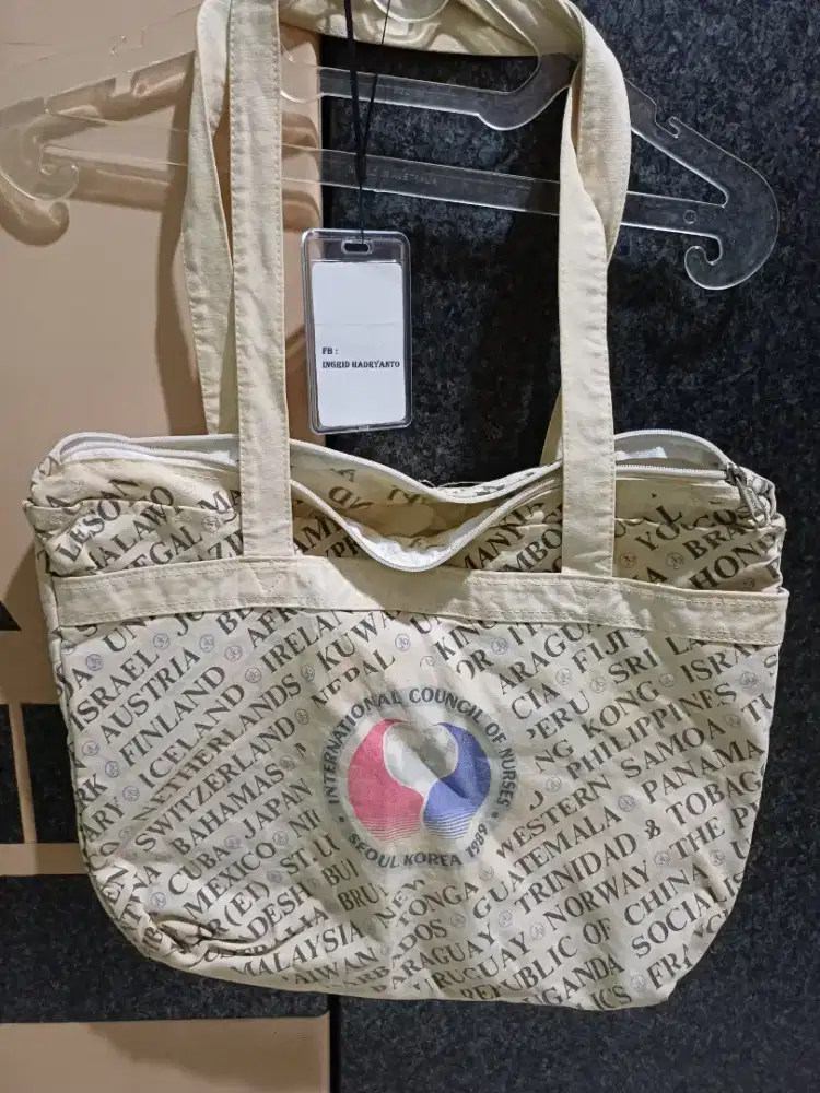 Tas Kanvas Putih Motif
