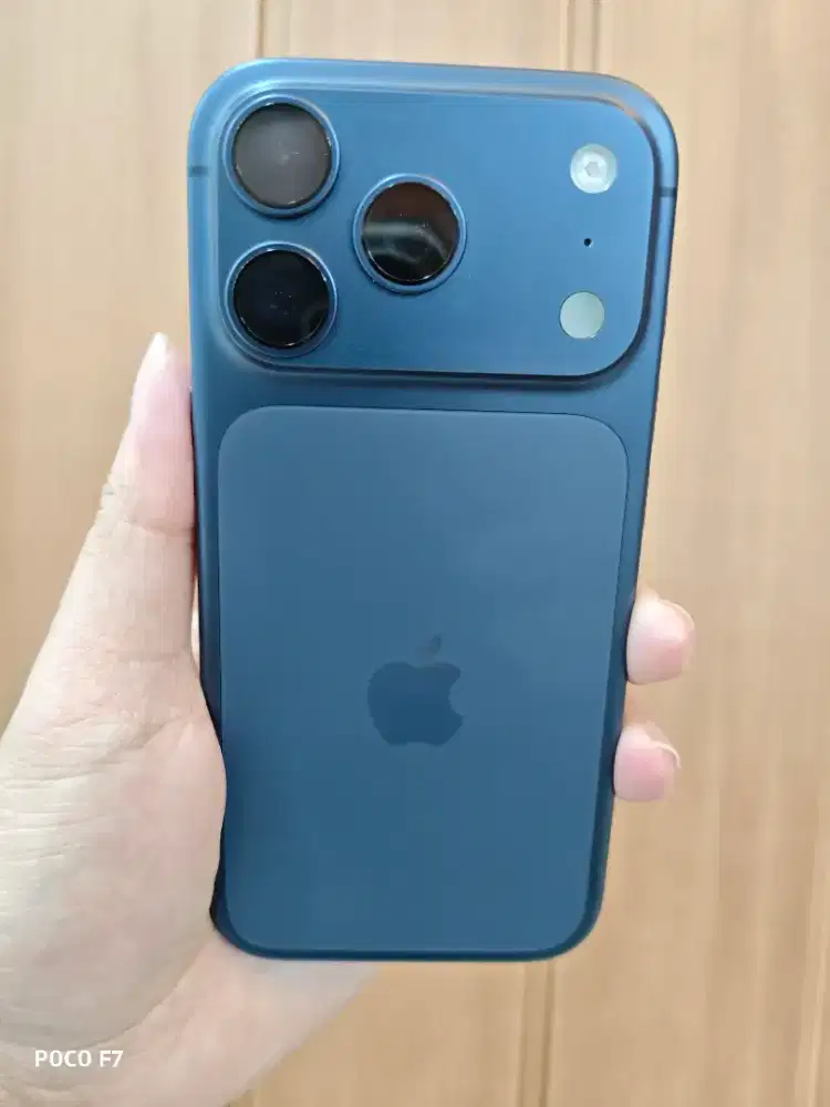 Iphone 17 pro 256 Blue ibox like new