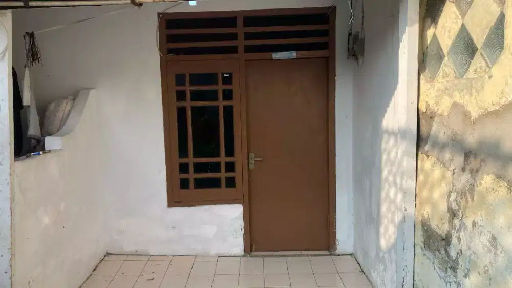 DIKONTRAKAN RUMAH PETAKAN DIJALAN KEMANDORAN, LOKASI STRATEGIS