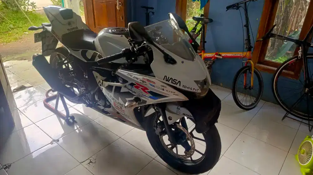 GSXR150 Non keyless 2018 putih