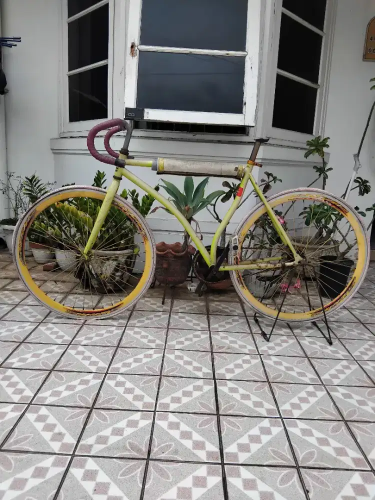 Sepeda Fixie Excelent kuning