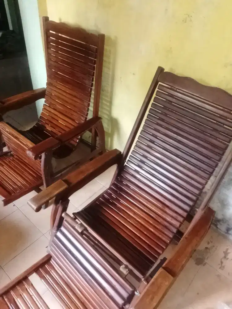 Kursi Goyang Kursi Malas Sepasang (2 Unit)