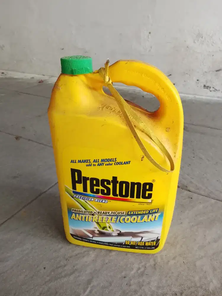 Dijual air radiator dan cairan rem prestone