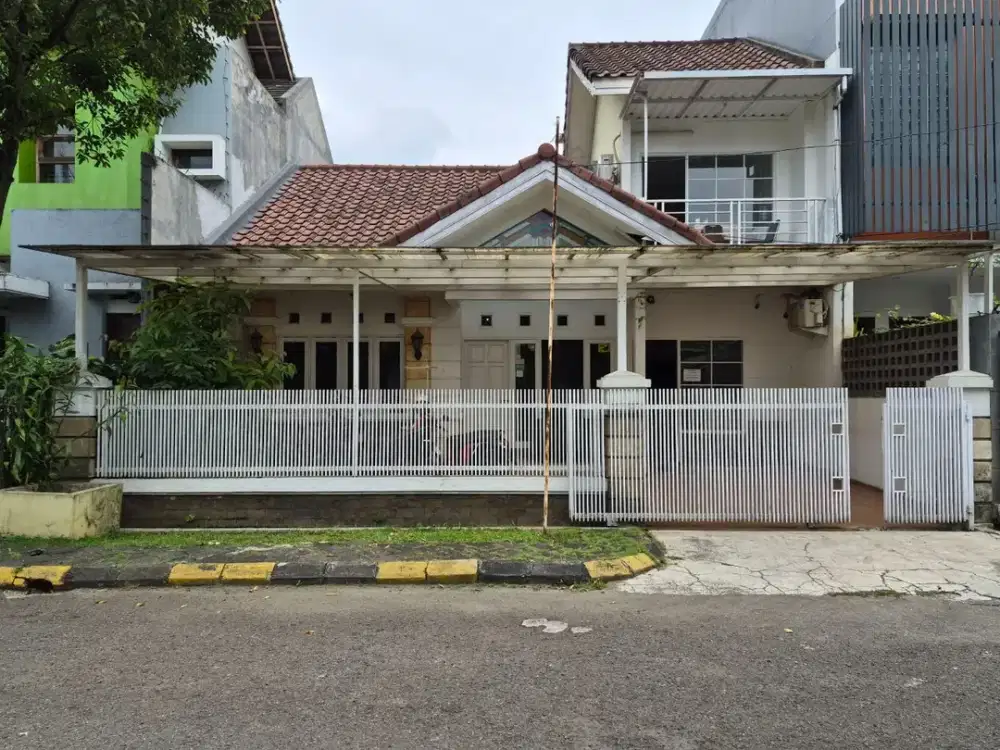 DIJUAL RUMAH TERAWAT STRATEGIS DI KOMPLEK ELIT BATUNUNGGAL DALAM CLUSTER BANDUNG TENGAH DEKAT KE EXIT TOL BUAH BATU