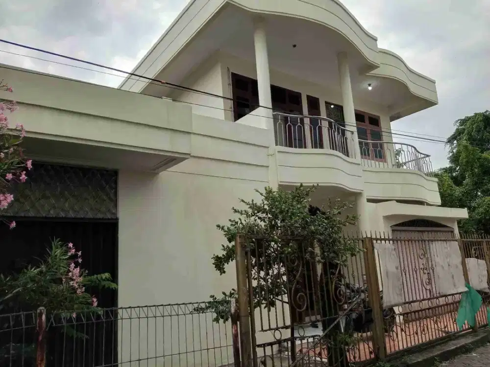 JUAL RUMAH LOKASI STRATEGIS JL IMAM BONJOL KARAWACI TANGERANG