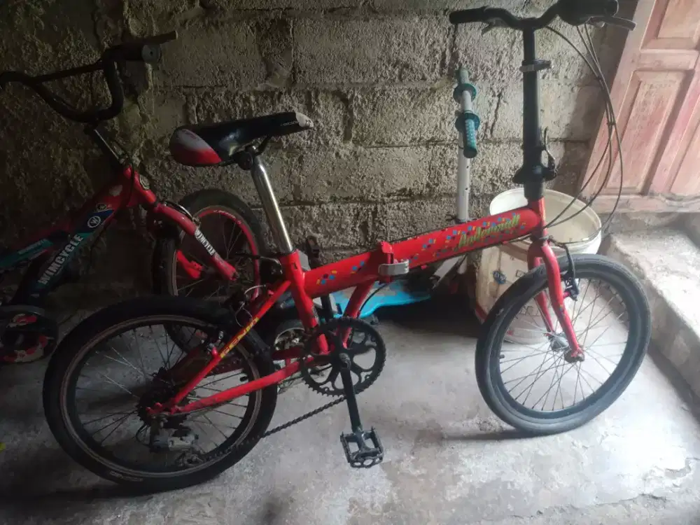 SEPEDA LIPAT MERK GENIO 18