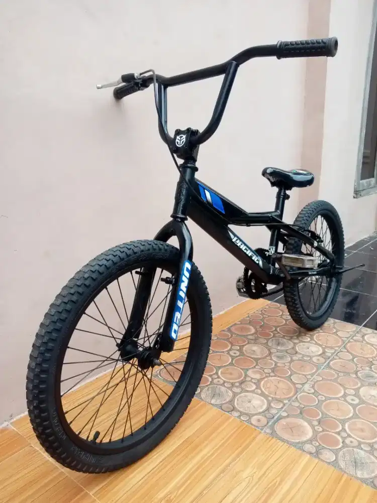 Sepeda BMX Ukuran 20.