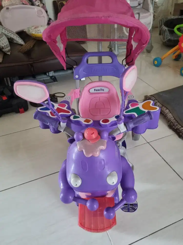 Sepeda dorong Family