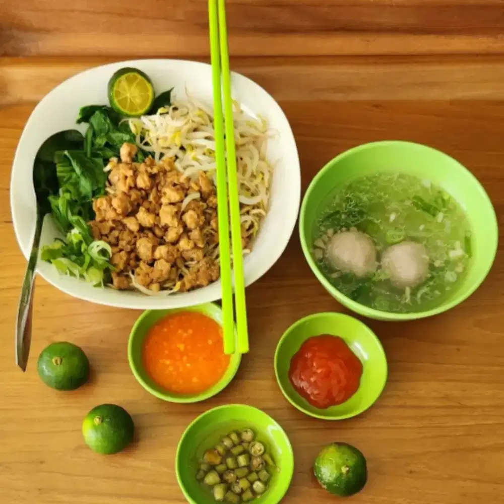 Di butuhkan 1 orang koki mie ayam