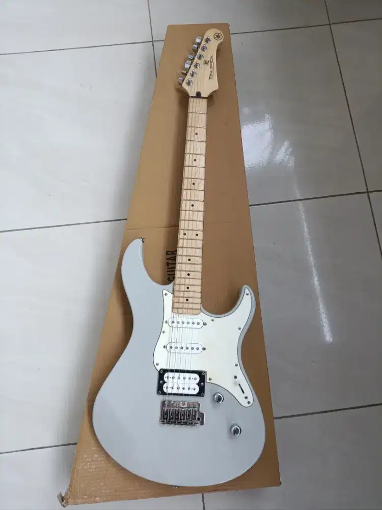 Yamaha Pacifica 112vm