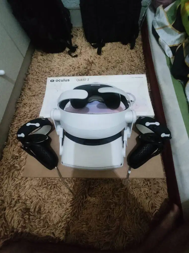 VR Meta/Occulus Quest 2 128GB + Halo T2 Strap + Silicon Stick
