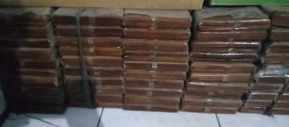 Meja Al-Qur'an buat baca Alquran