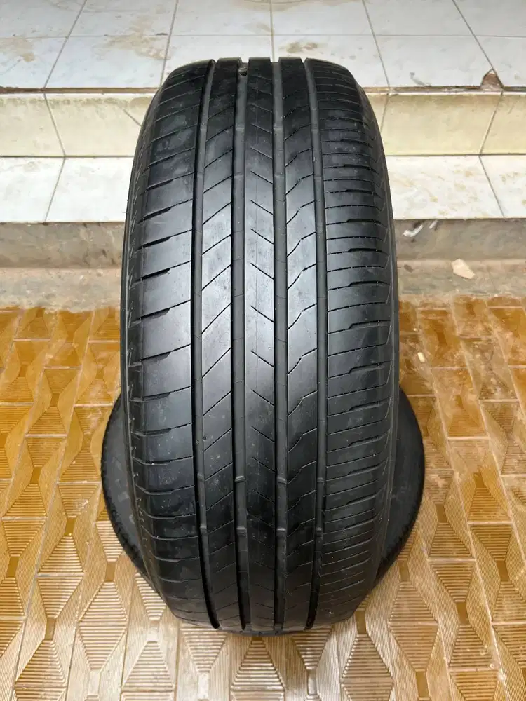 Ban Bridgestone Alenza001  235 50 r21  1Pcs