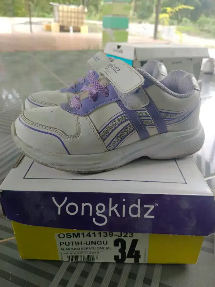 Sepatu anak merk yongkidz