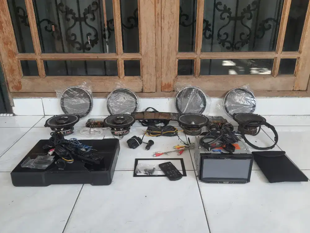 Full set pioneer sound system head unit.subwoofer.speaker