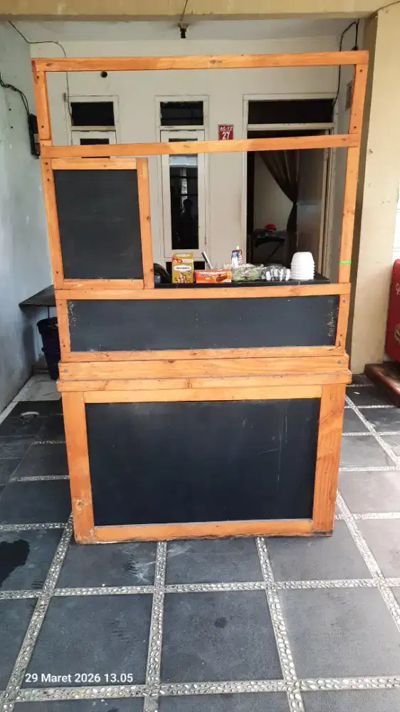 Booth jualan, rombong, meja jualan