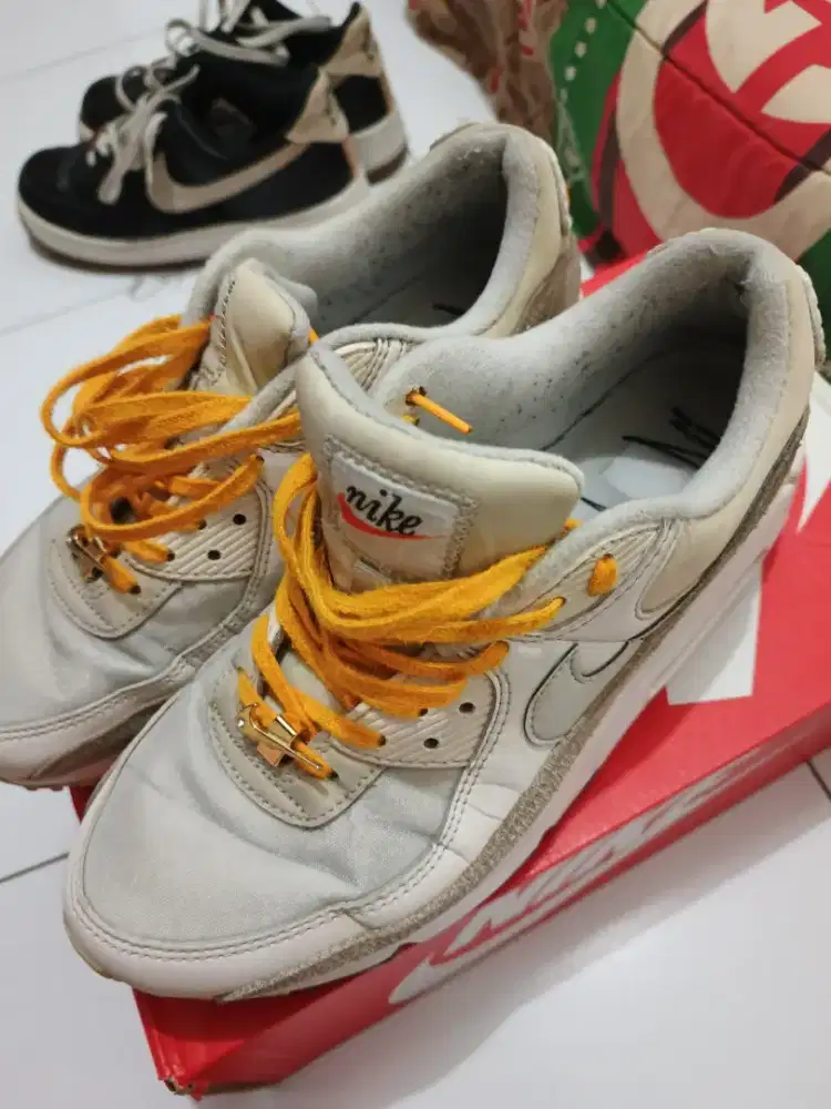 Sepatu Nike Bekas