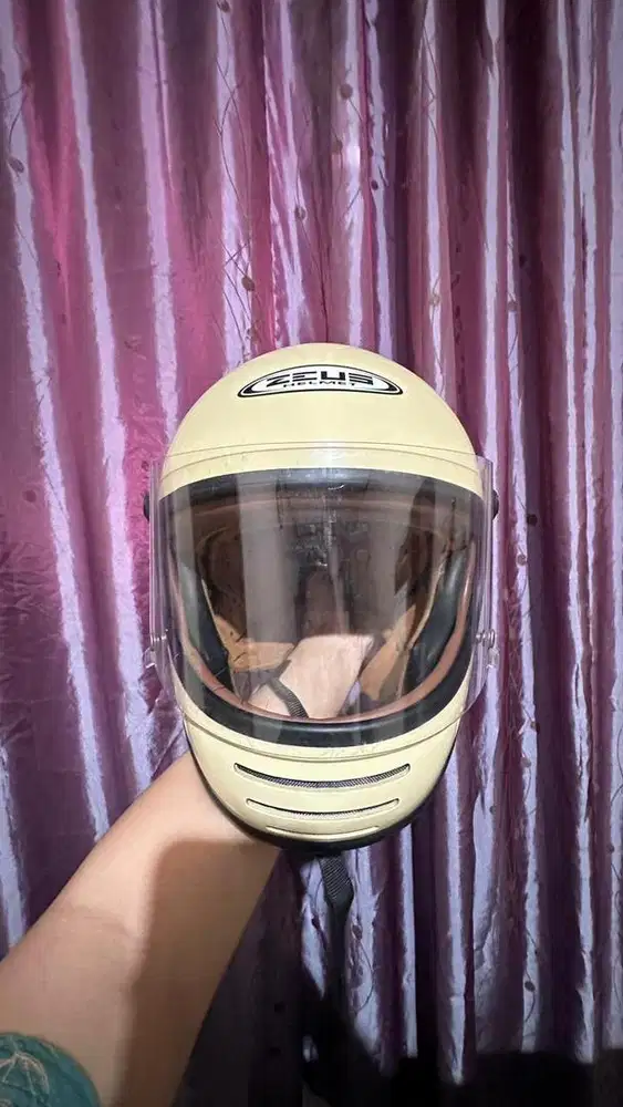 HELM ZEUS ZS816