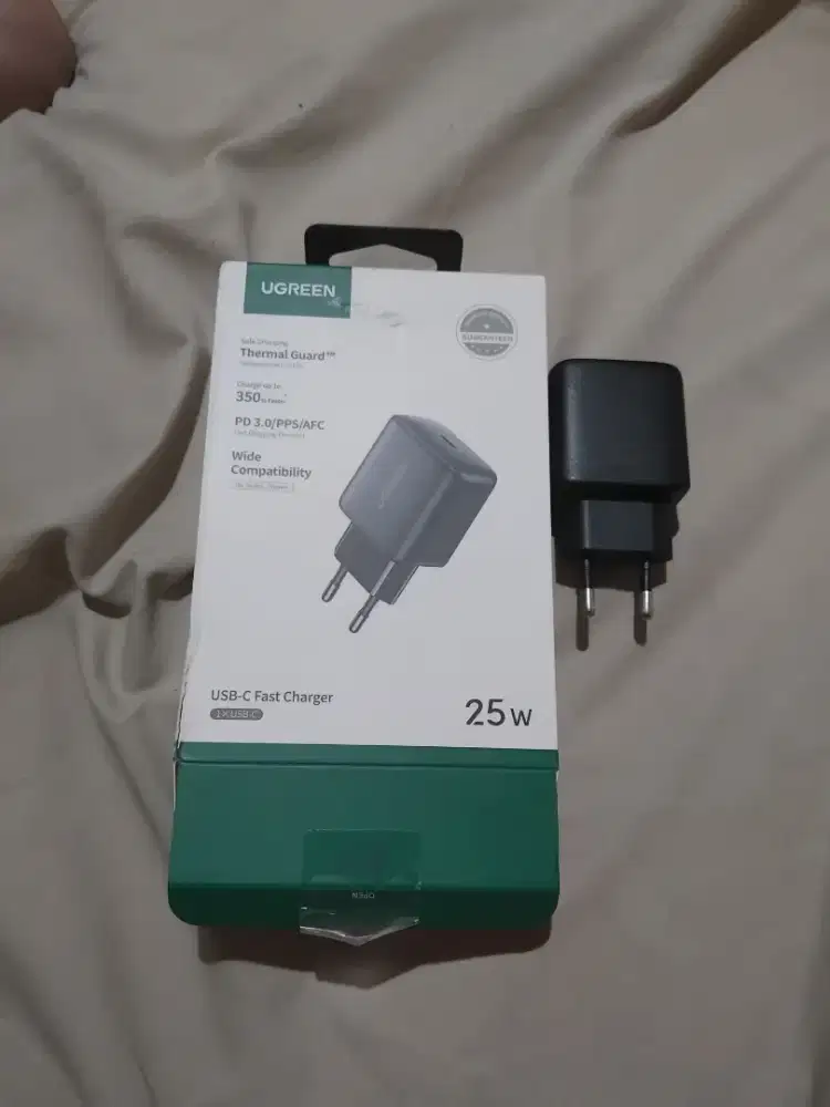 CHARGER UGREEN 25WATT FAST CHARGING