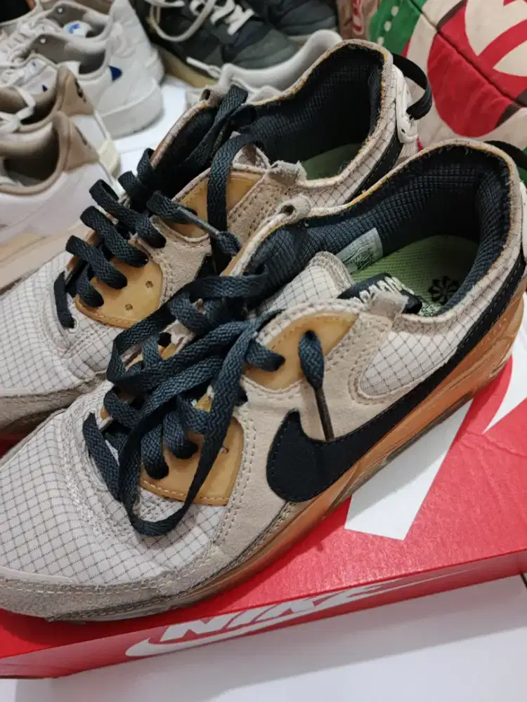 Sepatu Nike Bekas