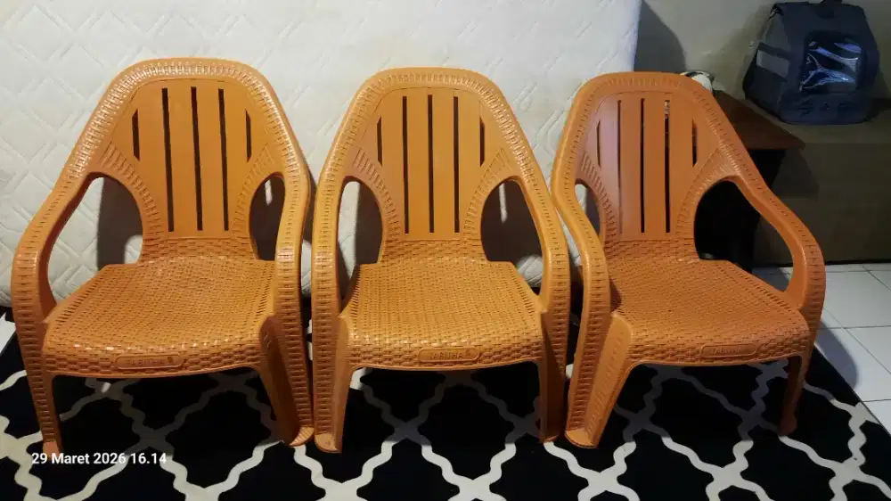 Kursi santai plastik rotan 3pcs