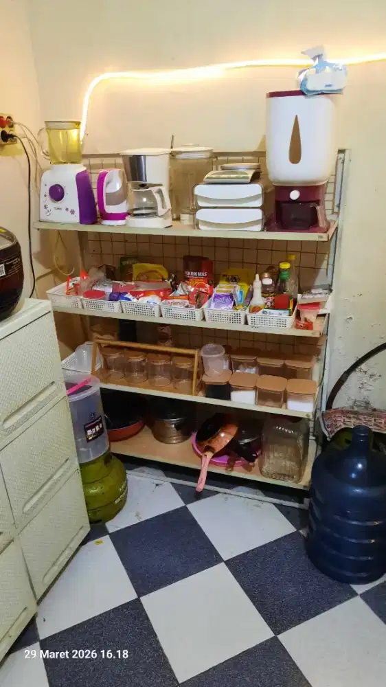 Rak besi 4 tingkat, alas triplek