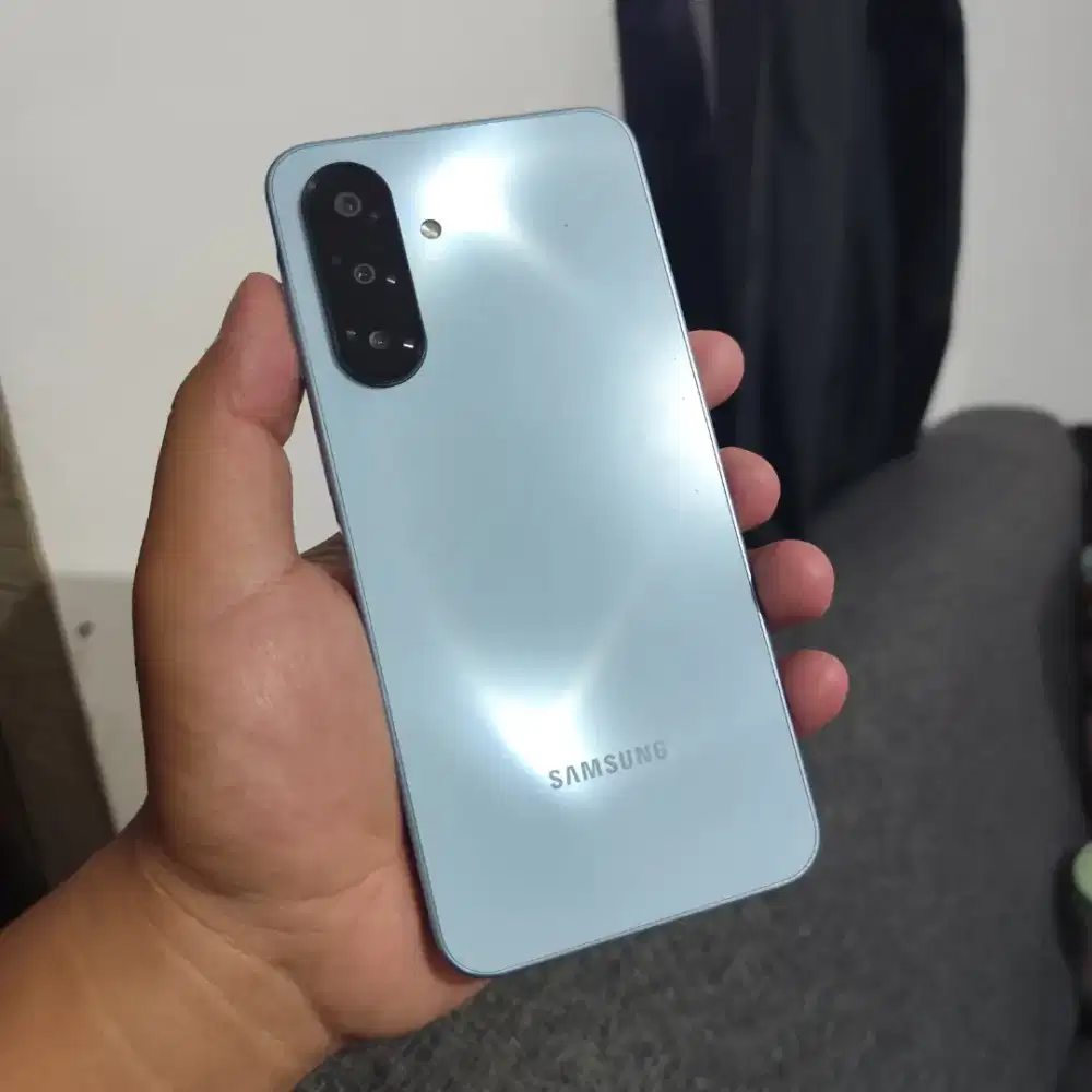 Samsung A17 4G 8/256 ( Hp dan charger Ori) mulus no minus