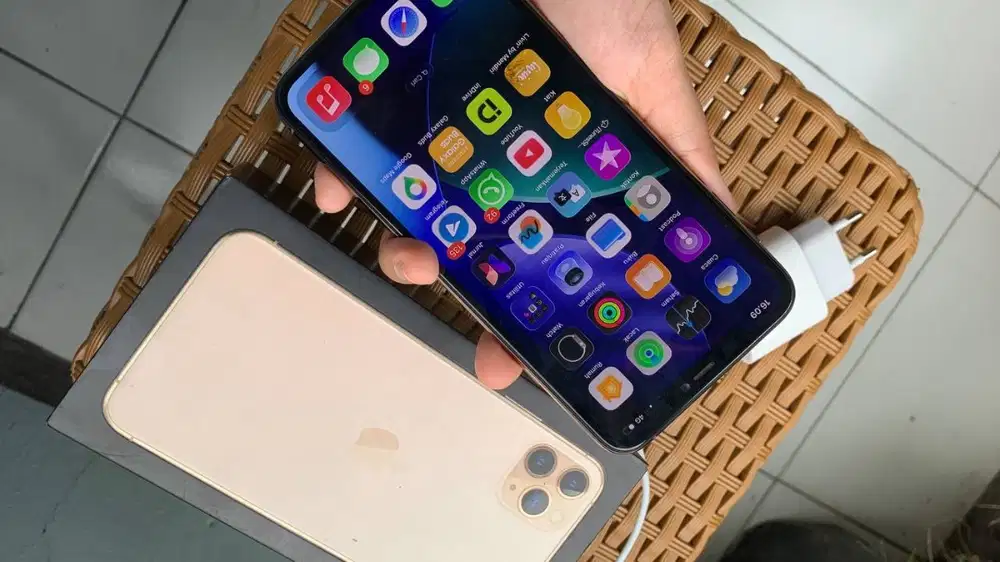 IPhone 11 Pro Max 512 All operator