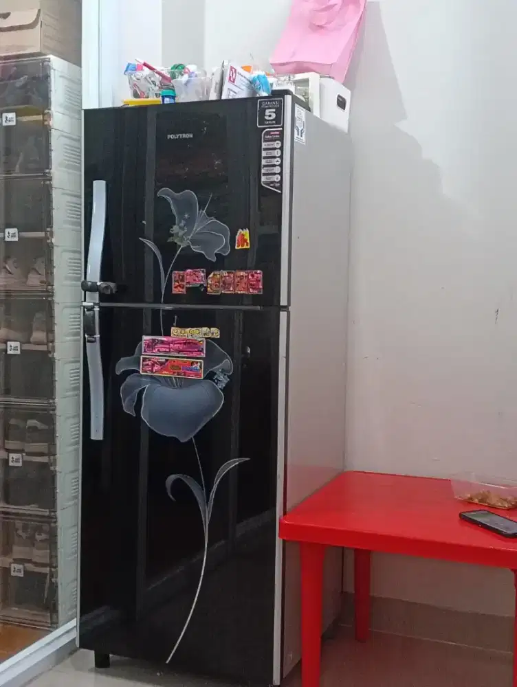 Dijual Kulkas 2 Pintu merk Politron