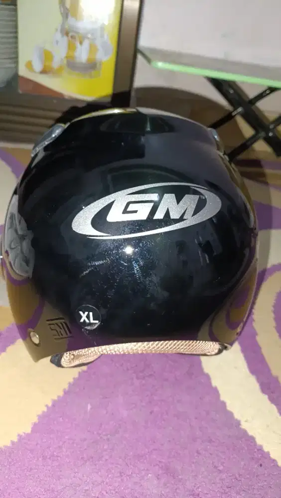 Helm GM Baru Hitam
