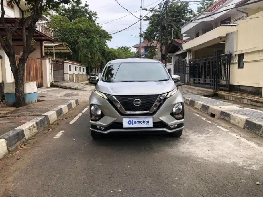 DP 5% Nissan Livina 1.5 VL Bensin-AT 2019 Silver CNZIB