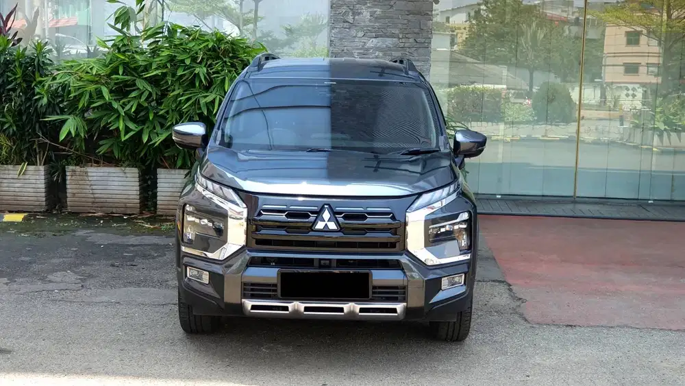 Mitsubishi Xpander Cross Premium Plus 1.5 CVT Abu 2023 Like New Low KM