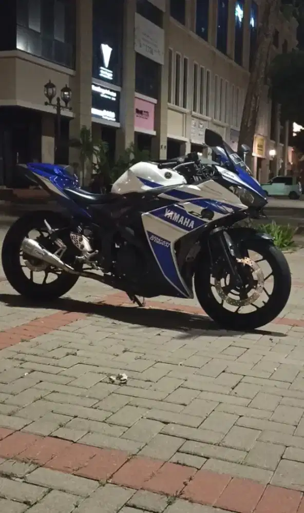 Yamaha R25 2014 Low KM Istimewa Putih Biru