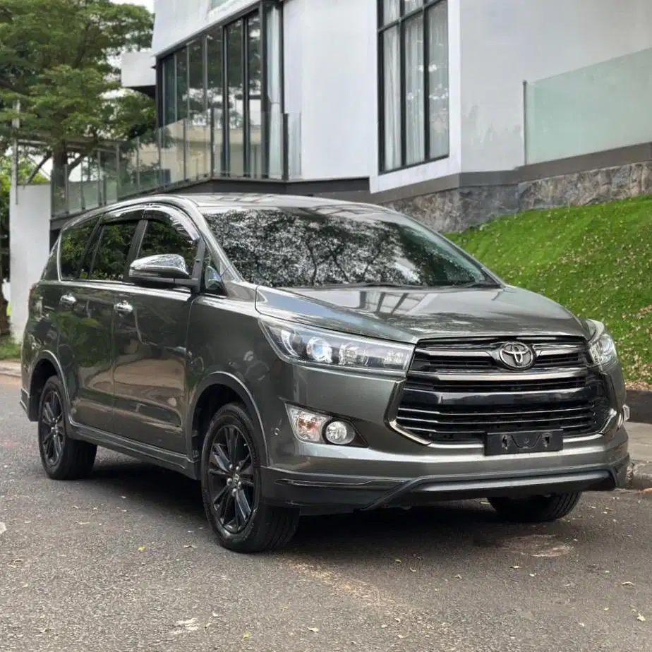 (CASH) Toyota Innova Venturer Diesel 2017