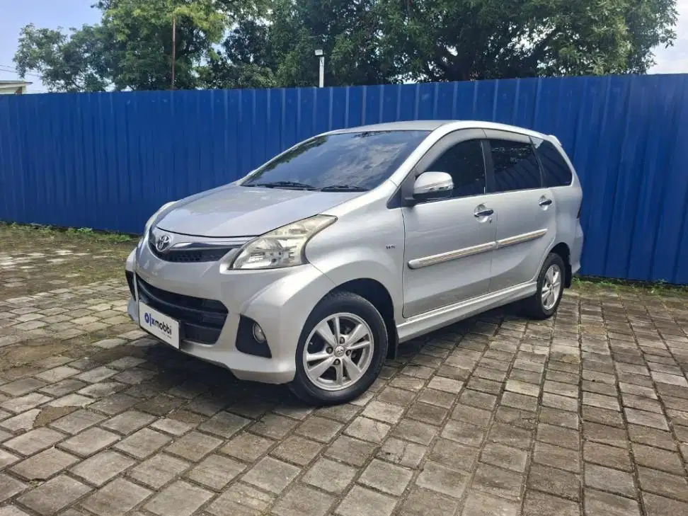 Hot Sale - Toyota Avanza 1.5 Veloz Bensin-MT MANUAL 2013