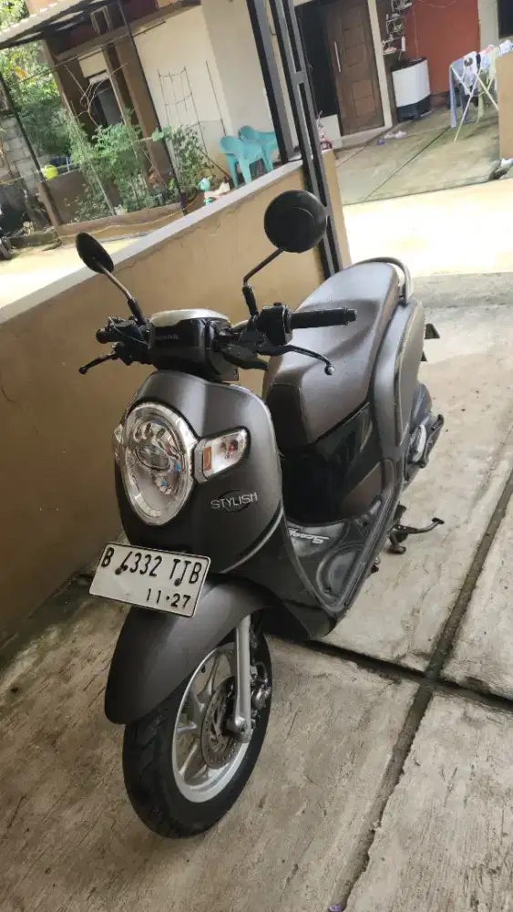 Honda Scoopy 2018 (grey)