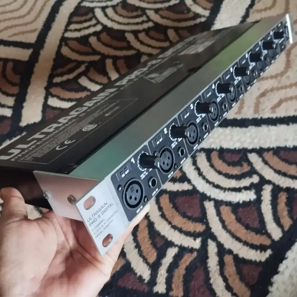 ULTRAGAIN PRO - 8 DIGITAL Behringer ADA8000