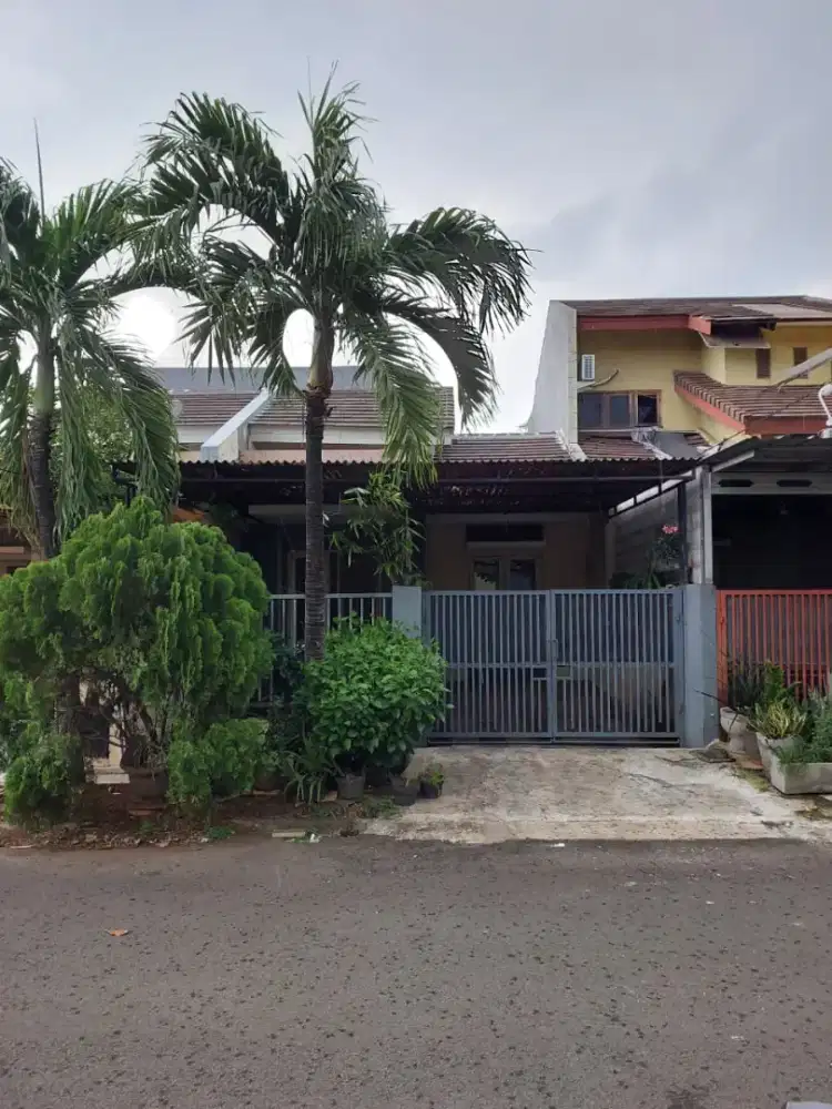 Jual Cepat dan Murah 1,5 Lantai dan Sudah Full Renov di Harapan Indah