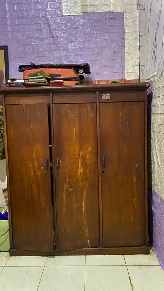 Lemari kayu jati asli