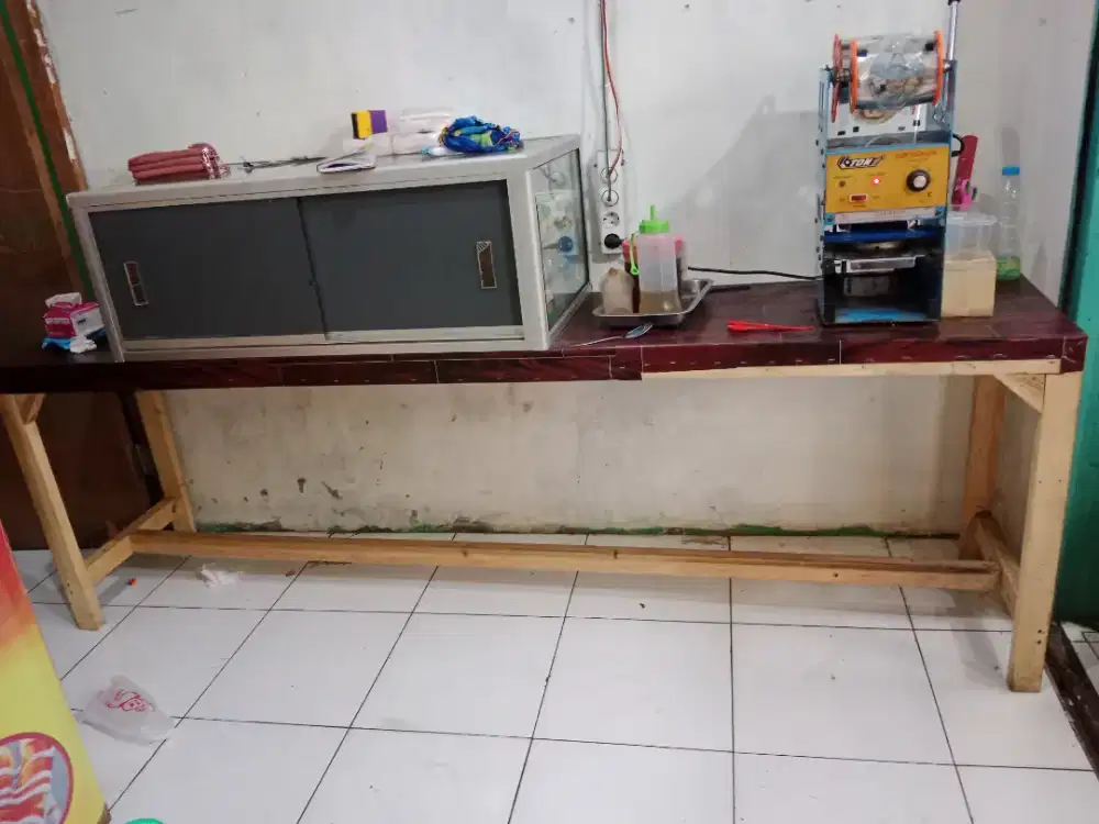 Meja kayu panjang cocok untuk ushaa