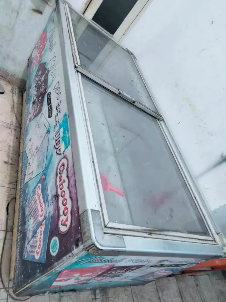 FREZER KACA 500LITER