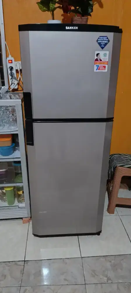 Sanken Kulkas 2 Pintu SK-V233PA-GT Refrigerator 230 L